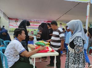 Pemprov NTB Gelontor 2 Ton Beras Bulog untuk Stabilkan Harga Pemprov NTB Gelontor 2 Ton Beras Bulog untuk Stabilkan Harga