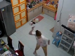 6 Fakta Ibu di Medan Cambuk Anak gegara Stiker Sekolah Hilang