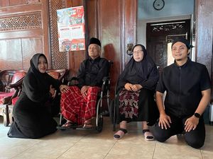 Paslon Idola Awali Kampanye dengan Minta Restu Ortu-Ziarah Makam Leluhur Paslon Idola Awali Kampanye dengan Minta Restu Ortu-Ziarah Makam Leluhur