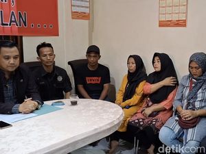 Keluarga Pembunuh Siswi SMP di Palembang Bantah Anaknya Jadi Pelaku Keluarga Pembunuh Siswi SMP di Palembang Bantah Anaknya Jadi Pelaku