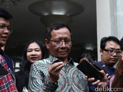 DPR Sahkan RUU Kementerian Negara, Mahfud: Ya Ndak Papa