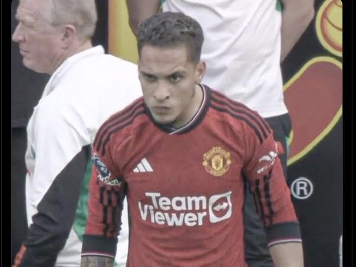 Meme MU usai ditahan imbang Twente di Liga Europa