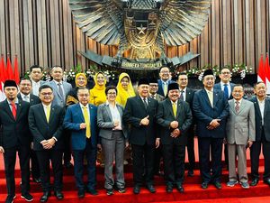 F-Golkar MPR Puji Keputusan Pimpinan soal Status Mantan Presiden Soeharto F-Golkar MPR Puji Keputusan Pimpinan soal Status Mantan Presiden Soeharto