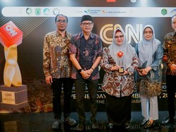 Inovasi SPBUN Bawa Pemkab Gresik Raih Penghargaan CNN Indonesia Award