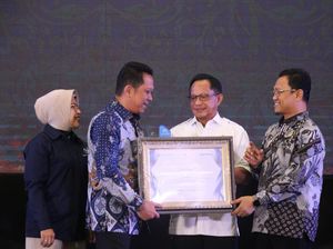 Pemkab Tangerang Raih Penghargaan Anindhita Wistara Data dari BPS