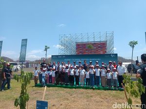 Rider MotoGP Antusias Tanam 10 Ribu Pohon di Sirkuit Mandalika