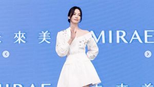 7 Gaya Song Hye Kyo Pamer Pundak Saat Jadi Brand Ambassador Skincare Taiwan