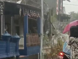 Bencana di Jabar: Rumah Roboh di Garut-Tebing Ambruk di Sumedang