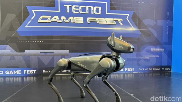 Aksi Robot Anjing Pintar Tecno Dynamic 1 yang Menggemaskan