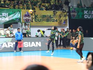 Tim Voli Putra Putri Polda Jatim Raih Kemenangan Perdana Kapolri Cup 2024