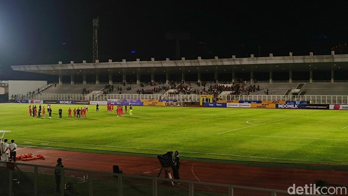Timnas Indonesia U-20 dalam laga Kualifikasi Piala Asia U-20 2025 melawan Maladewa di Stadion Madya.