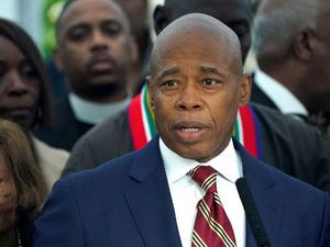 Wali Kota New York Didakwa Kasus Penipuan hingga Dana Kampanye Ilegal Wali Kota New York Didakwa Kasus Penipuan hingga Dana Kampanye Ilegal