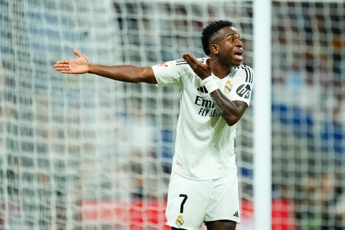 Vinicius Junior left winger of Real Madrid and Brazil protest to referee during the La Liga match between Real Madrid CF and Deportivo Alavés at Estadio Santiago Bernabeu on September 25, 2024 in Madrid, Spain. (Photo by Jose Breton/Pics Action/NurPhoto via Getty Images)