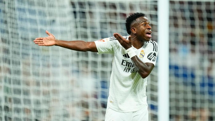Vinicius Junior left winger of Real Madrid and Brazil protest to referee during the La Liga match between Real Madrid CF and Deportivo Alavés at Estadio Santiago Bernabeu on September 25, 2024 in Madrid, Spain. (Photo by Jose Breton/Pics Action/NurPhoto via Getty Images)