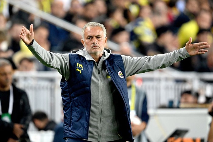 ISTANBUL - Fenerbahce SK coach Jose Mourinho during the UEFA Europa League match between Fenerbahce AS and R. Union Saint-Gilloise at the Ulker Fenerbahce Sukru Saracoglu stadium on Sept. 26, 2024 in Istanbul, Turkey. ANP | Hollandse Hoogte | Gerrit van Keulen (Photo by ANP via Getty Images)