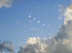 Video: Iron Dome Jebol, Rudal Hizbullah Hantam Pabrik di Israel Utara