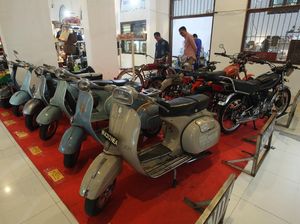 Berburu Barang Antik di Pasar Nostalgia Surabaya Berburu Barang Antik di Pasar Nostalgia Surabaya
