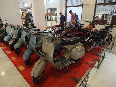 Berburu Barang Antik di Pasar Nostalgia Surabaya