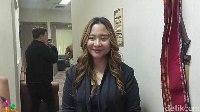 Berita Seputar Selebriti Insertlive Terkini : Terpopuler: Keenan Nasution Nyanyi 'Nuansa Bening' vs Kasus Judol Suami Chikita Meidy