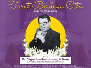 Dosen UNP Meninggal Saat Bertugas Memandu Lagu di Acara Wisuda Dosen UNP Meninggal Saat Bertugas Memandu Lagu di Acara Wisuda