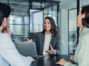 Ada Benarnya, Studi Ini Buktikan Wanita Lebih Cerewet dari Pria