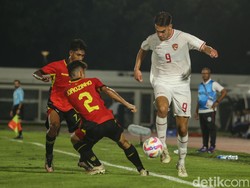 Bermain di Stadion Madya, Senayan, Jakarta, Jumat (27/9/2025), Indonesia dominan sejak awal. Di babak pertama, dua gol didapat lewat Jens Raven dan Riski Afrisal.