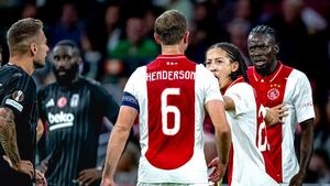 Momen Panas Jordan Henderson Ngomelin Rekan Sendiri hingga Dilerai