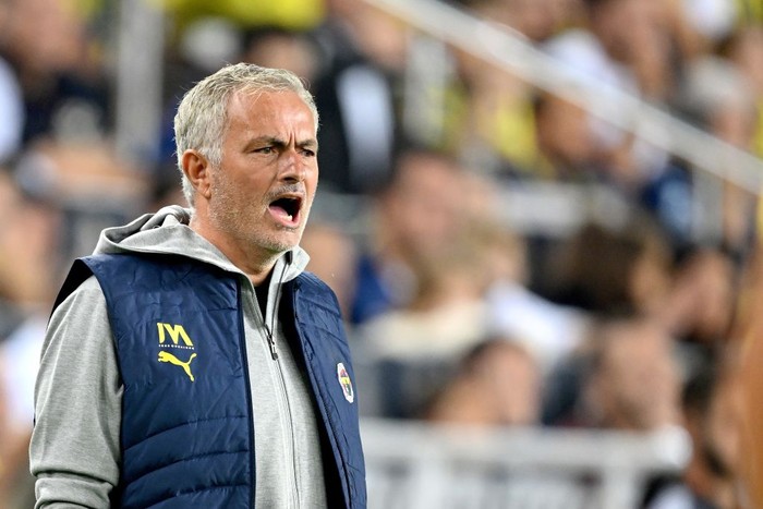 ISTANBUL - Fenerbahce SK coach Jose Mourinho during the UEFA Europa League match between Fenerbahce AS and R. Union Saint-Gilloise at the Ulker Fenerbahce Sukru Saracoglu stadium on Sept. 26, 2024 in Istanbul, Turkey. ANP | Hollandse Hoogte | Gerrit van Keulen (Photo by ANP via Getty Images)
