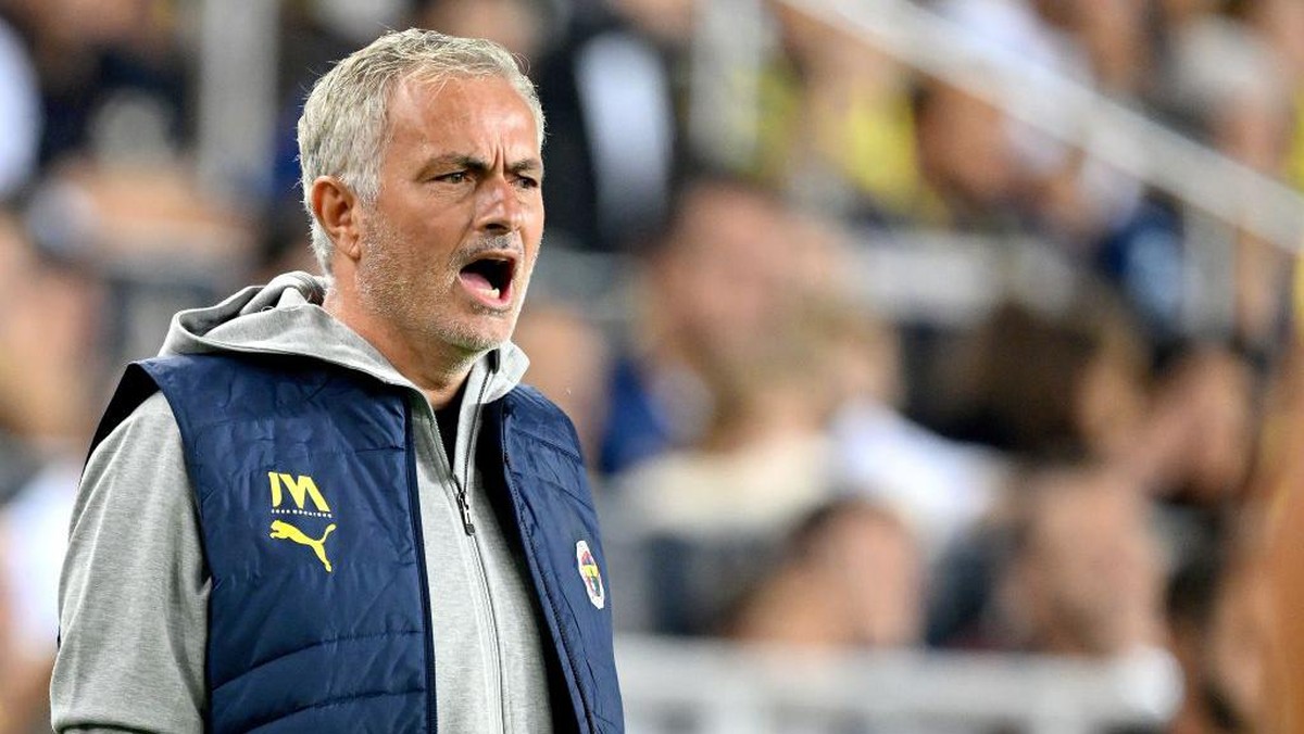 Pelatihi Fenerbahce, Jose Mourinho. (Foto: ANP via Getty Images)