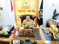 Di Wisuda UNPERBA, Bamsoet Ingatkan Peran Penting Anak Muda bagi Bangsa