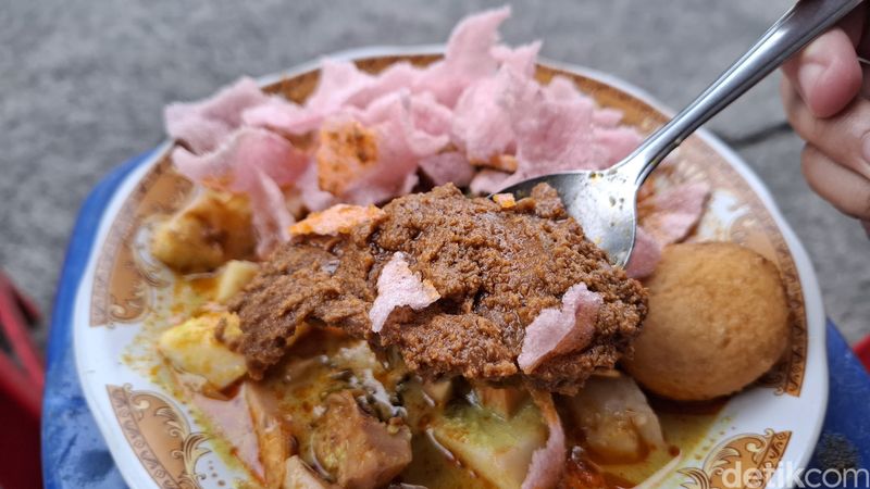 Adu Gurih 3 Ketupat Sayur Padang Populer di Jakarta, Begini Rasanya