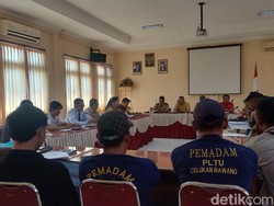 Puluhan Pekerja PLTU Celukan Bawang Buleleng Tuntut Pesangon