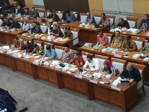 Menag Yaqut Tak Hadir Rapat Evaluasi Haji, Anggota DPR Beri Kritik Menag Yaqut Tak Hadir Rapat Evaluasi Haji, Anggota DPR Beri Kritik