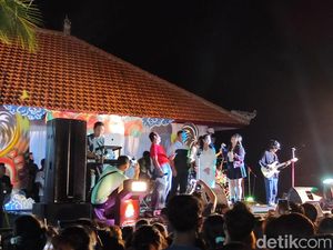 Kampanye di Desa Alasangker, Sutjidra-Supriatna Diminta Bangun SMK Kampanye di Desa Alasangker, Sutjidra-Supriatna Diminta Bangun SMK