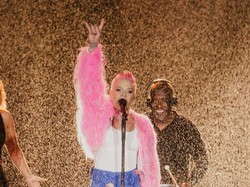 P!nk Jelasin Soal Cium Leher Justin Bieber hingga Diduga Terlibat Kasus P Diddy