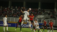 Indonesia wajib menang, sebab hanya juara grup yang bisa lolos langsung ke putaran final Piala Asia U-20 2025. 