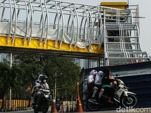 Proyek JPO Berkonsep Modern di Sunter Barat Terus Dikebut Proyek JPO Berkonsep Modern di Sunter Barat Terus Dikebut