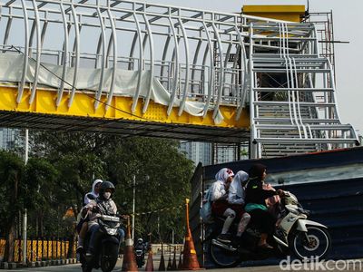 Proyek JPO Berkonsep Modern di Sunter Barat Terus Dikebut