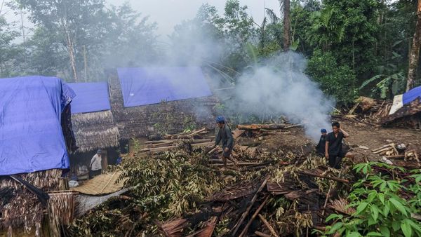 Rumah-Lumbung di Suku Badui Rusak Imbas Puting Beliung