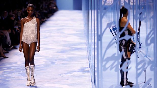 A model presents a creation by designer Maria Grazia Chiuri as part of her Spring/Summer 2025 Women's ready-to-wear collection show for fashion house Dior during Paris Fashion Week in Paris, France, September 24, 2024. REUTERS/Johanna Geron