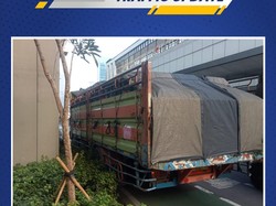 Truk Mogok di Jl Gatsu arah Kuningan, Lalin Padat