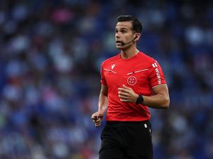 Momen di LaLiga: Wasit Kena Timpuk Botol, Stadion Terancam Ditutup