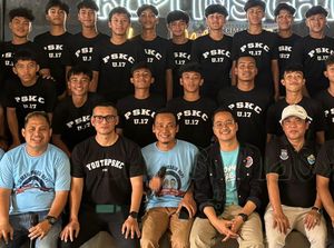 Upaya Membangkitkan Sepakbola Cimahi dengan Pembinaan Usia Dini Upaya Membangkitkan Sepakbola Cimahi dengan Pembinaan Usia Dini