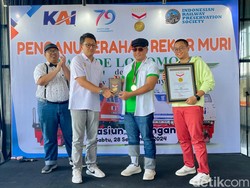 Daop 8 Surabaya Raih MURI Parade Lokomotif Peringati HUT ke-79 KAI