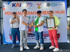 Daop 8 Surabaya Raih MURI Parade Lokomotif Peringati HUT ke-79 KAI Daop 8 Surabaya Raih MURI Parade Lokomotif Peringati HUT ke-79 KAI