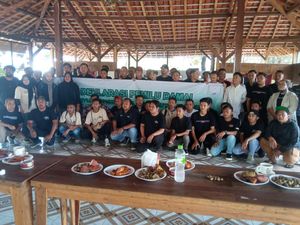 Pedagang Pariwisata di Mojokerto Serukan Pilkada Jatim Damai Pedagang Pariwisata di Mojokerto Serukan Pilkada Jatim Damai
