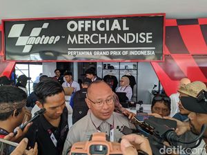 Jokowi Dijadwalkan Beri Trofi Juara MotoGP Mandalika 2024 Jokowi Dijadwalkan Beri Trofi Juara MotoGP Mandalika 2024