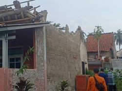 2 Rumah di Bogor Ambruk Diterpa Angin Kencang, 3 Penghuni Tertimpa Reruntuhan