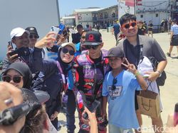 Jorge Martin Pole Position, Langsung Dikerubungi Fans