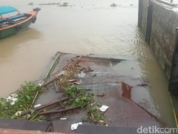 Tongkang Hantam 3 Jukung Disebut Hindari Tabrak Jembatan Ampera